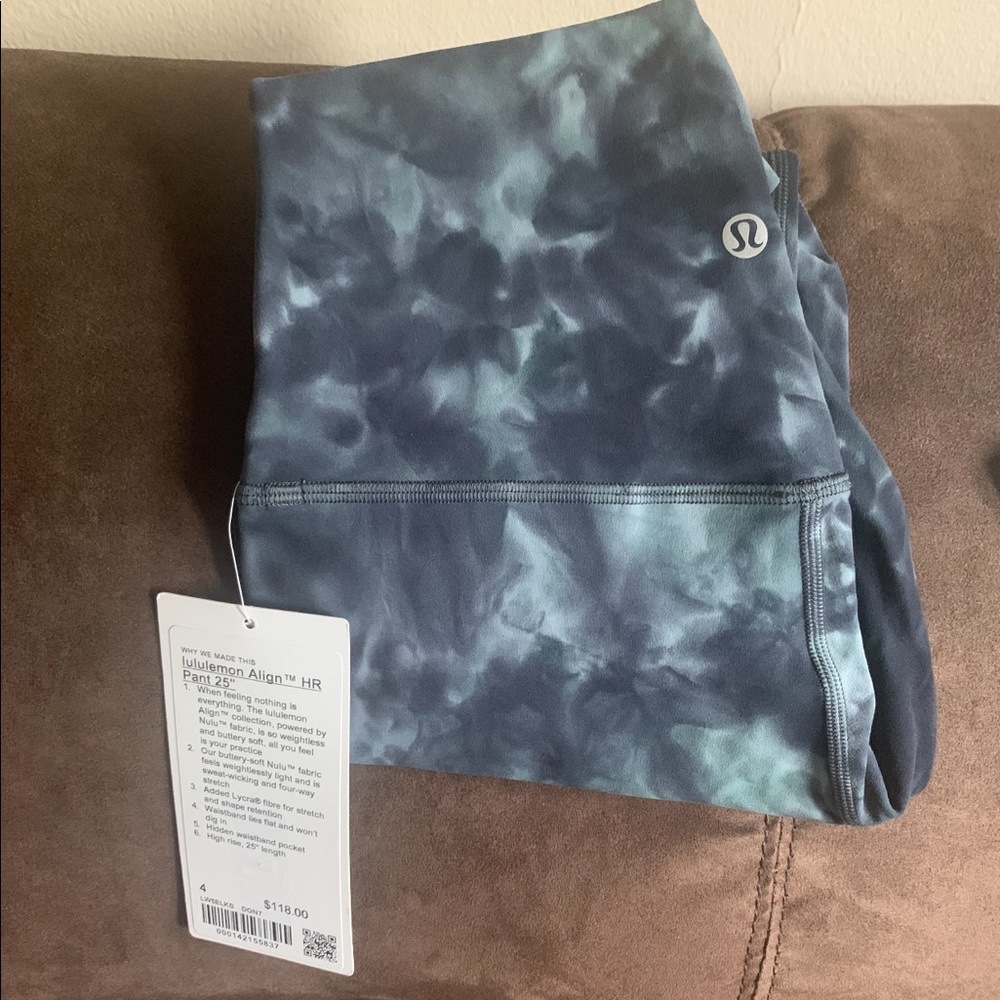 NWT lululemon aligns 25”